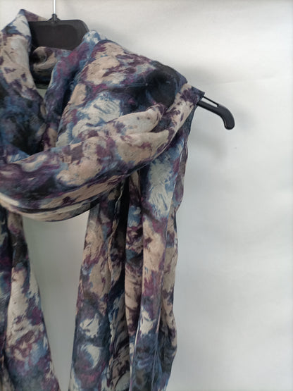 OTRAS. Fular azul y morado