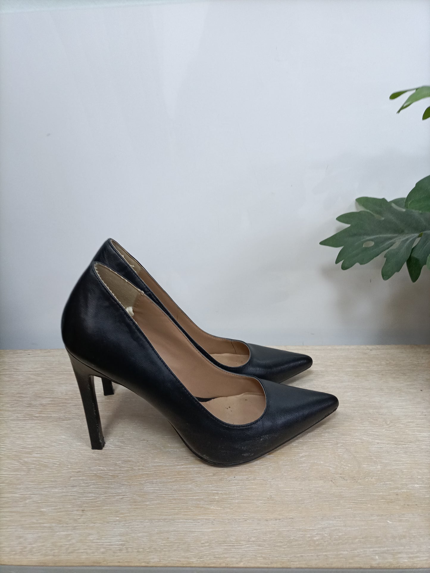 MANGO. Tacon salon negro T.36