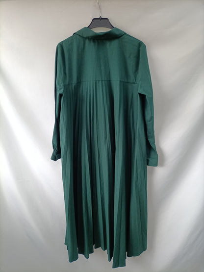ZARA. Vestido verde plisado T.m