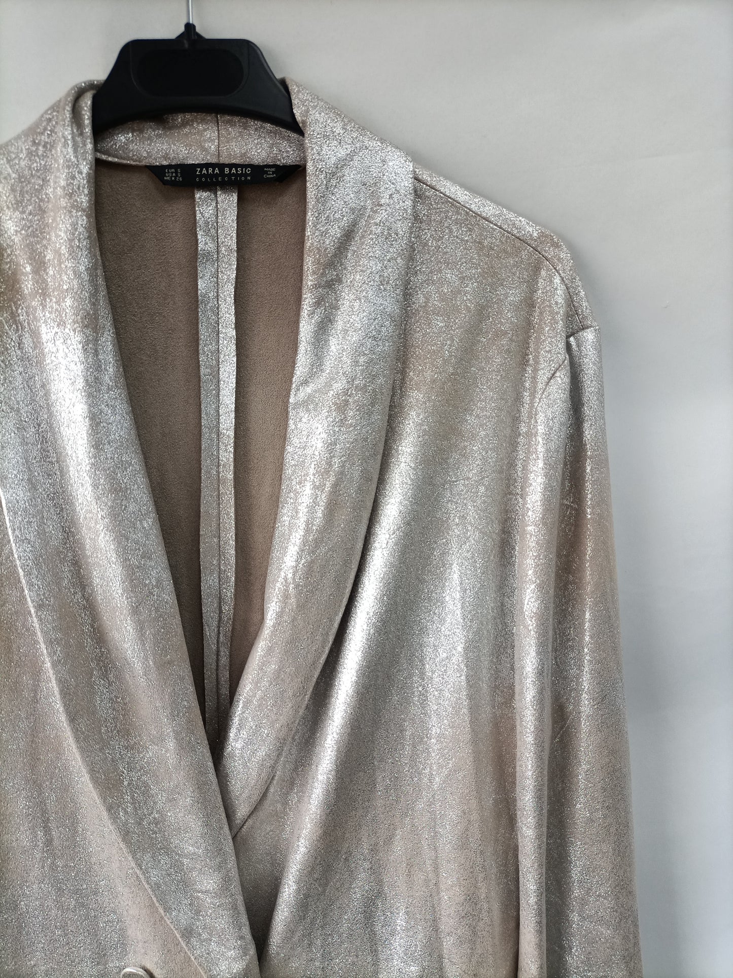 ZARA. Blazer plateada T.s