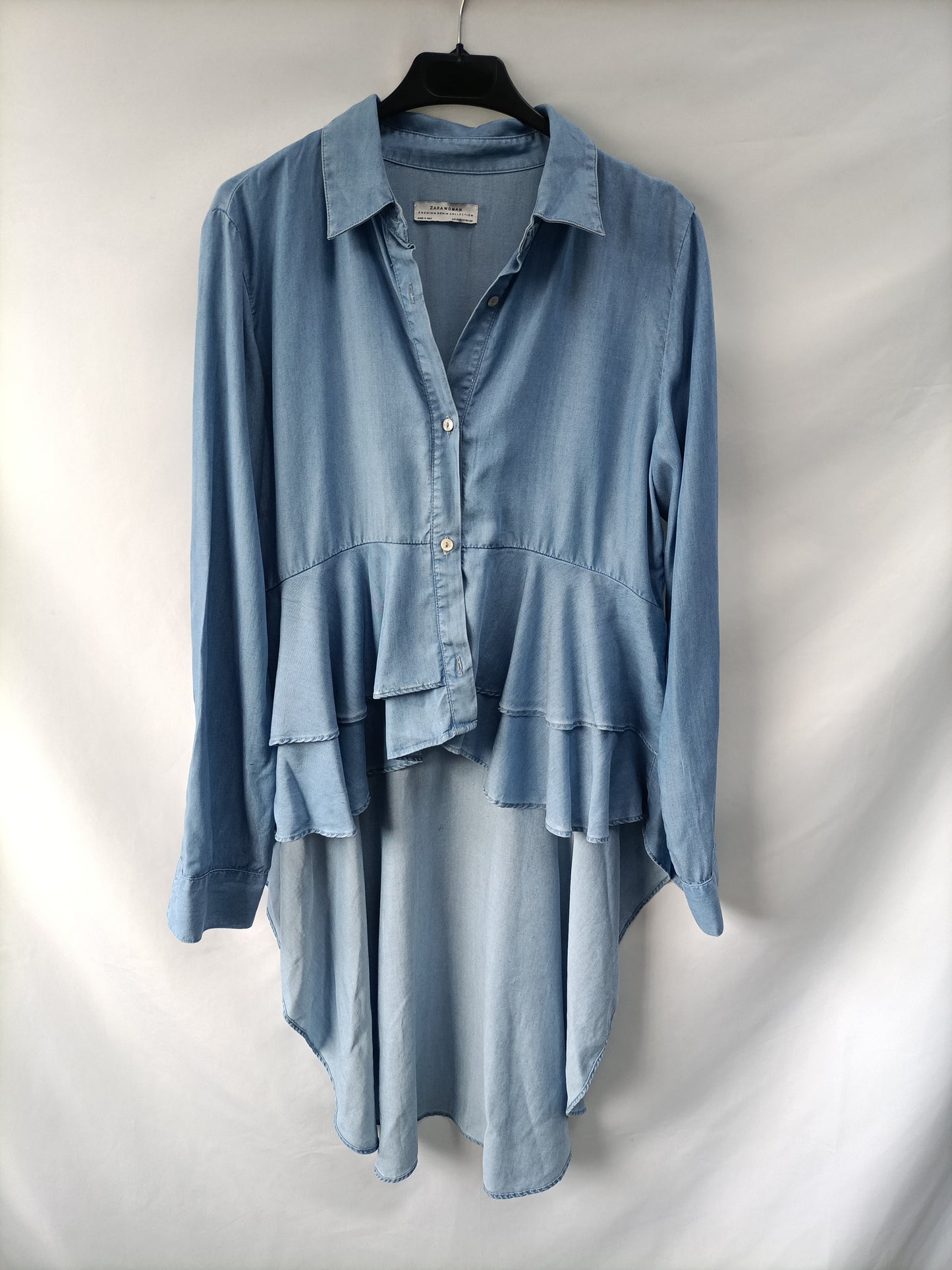ZARA. Tm asymmetrical denim blouse