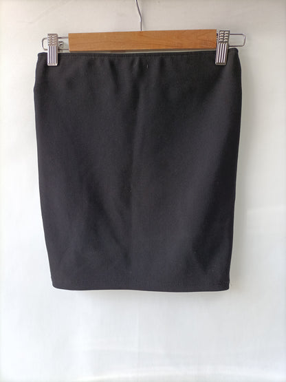 BERSHKA.  Falda negra étnica T.s