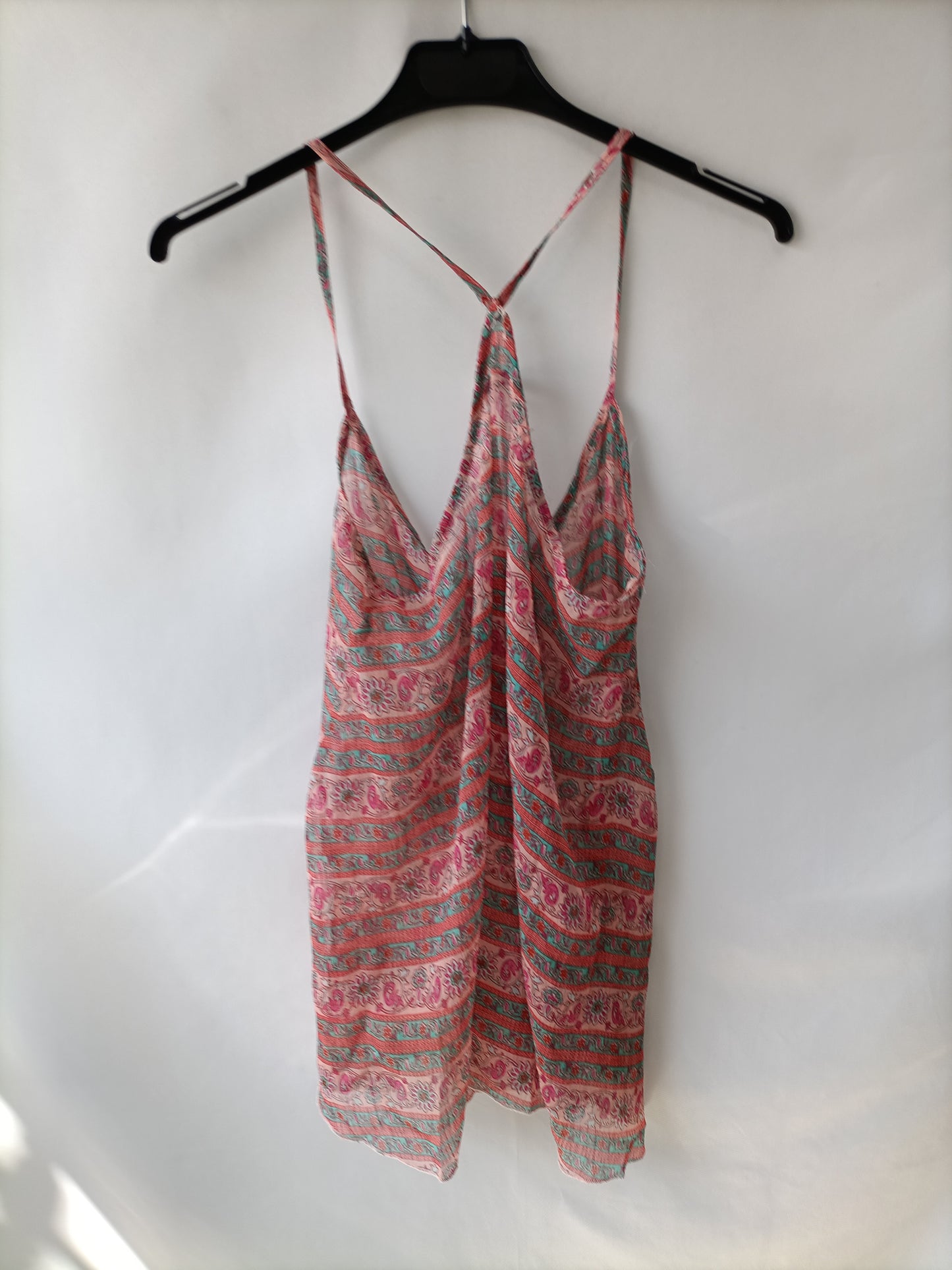 STRADIVARIUS. Top flores Abotonado T.s