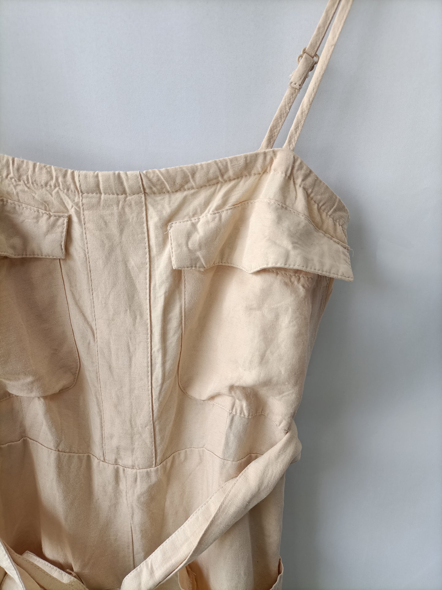 BERSHKA. Mono corto beigr T.xs