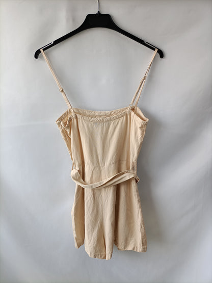 BERSHKA. Mono corto beigr T.xs