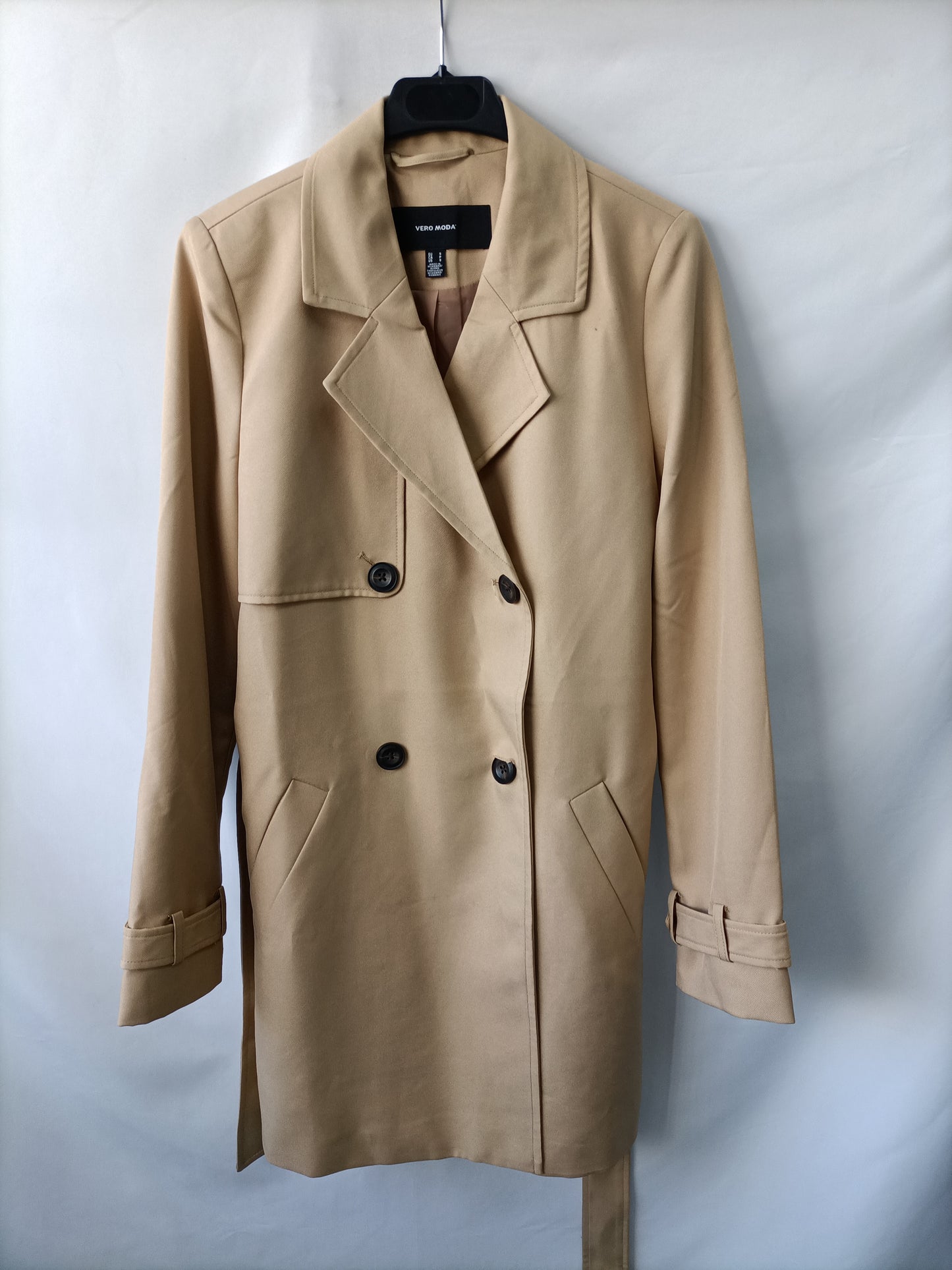 VERO MODA. Gabardina beige T.s