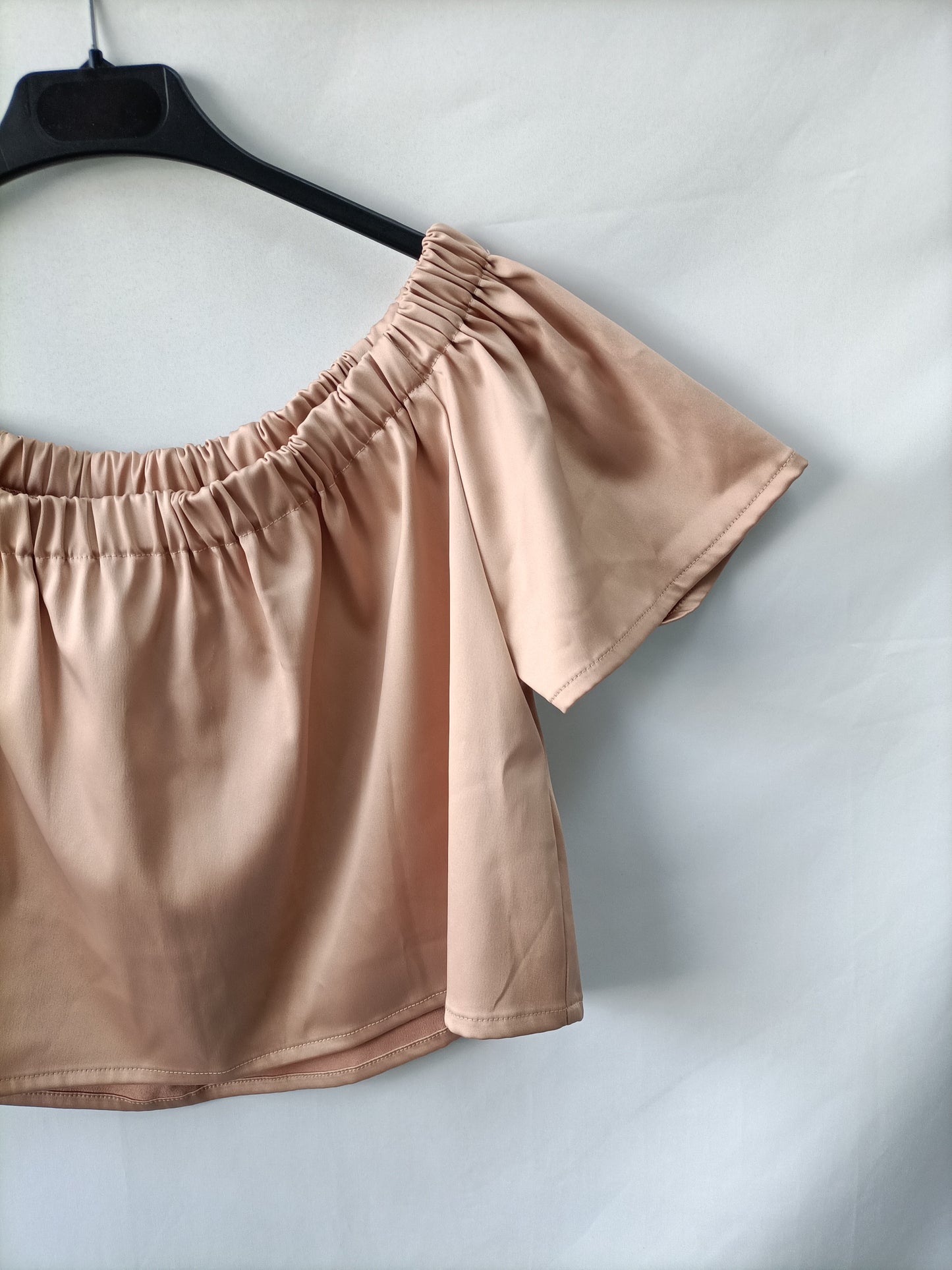 STRADIVARIUS. Top rosa satinado T.s