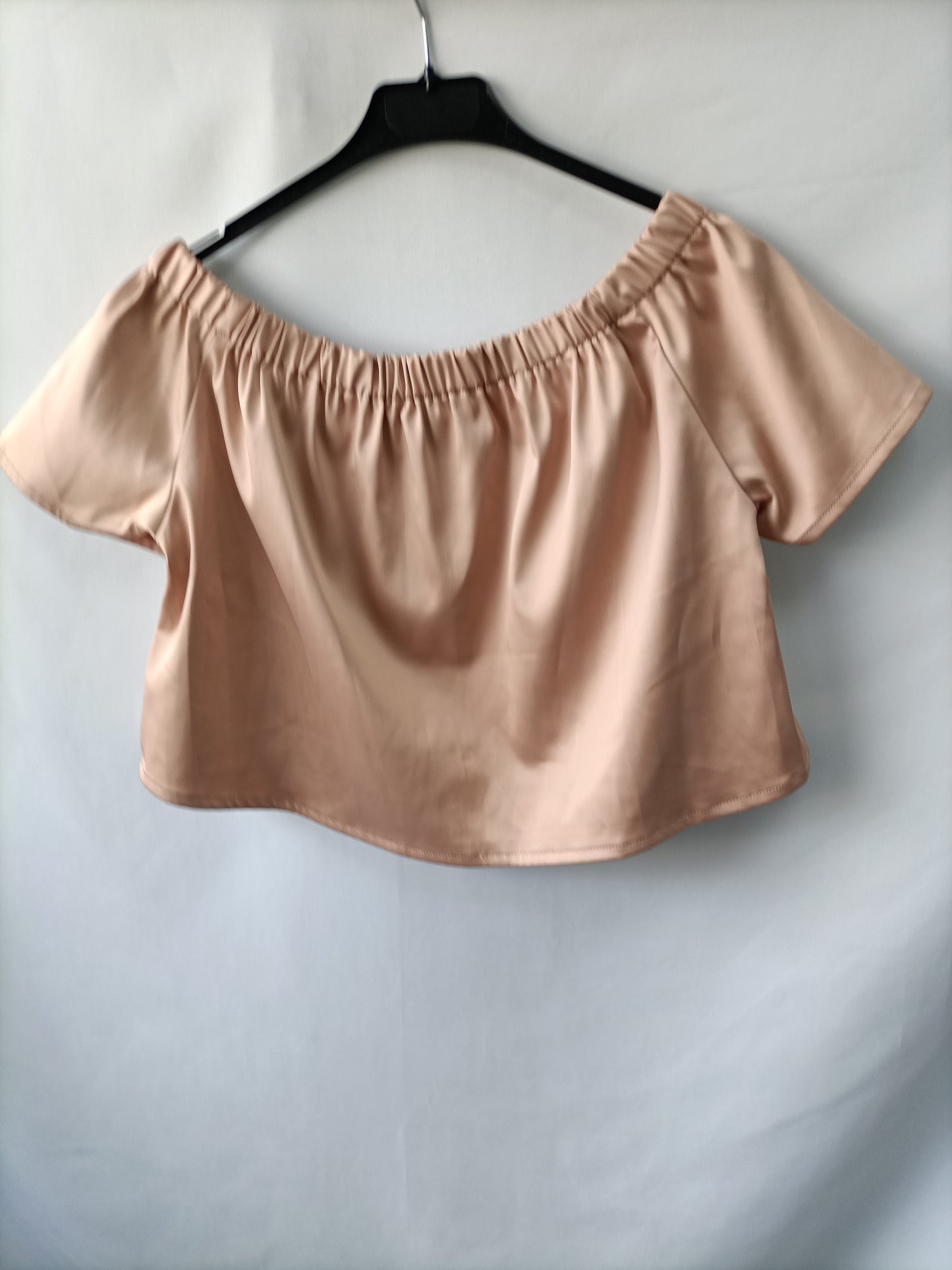 STRADIVARIUS. Top rosa satinado T.s