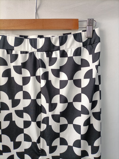 SHEIN. Falda midi licra T.m