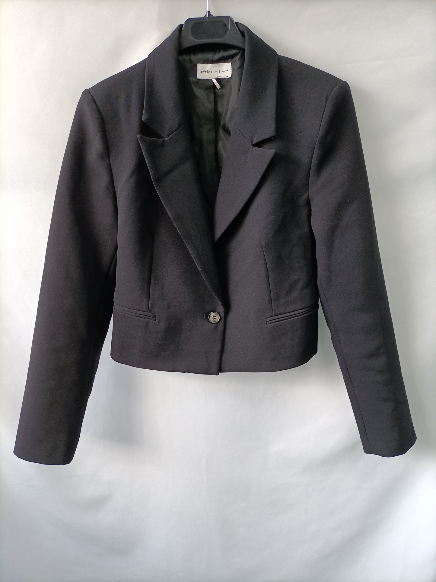 LEFTIES. Black cropped jacket T.s