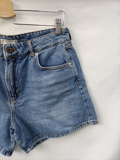 PULL& BEAR. Shorts denim T.40