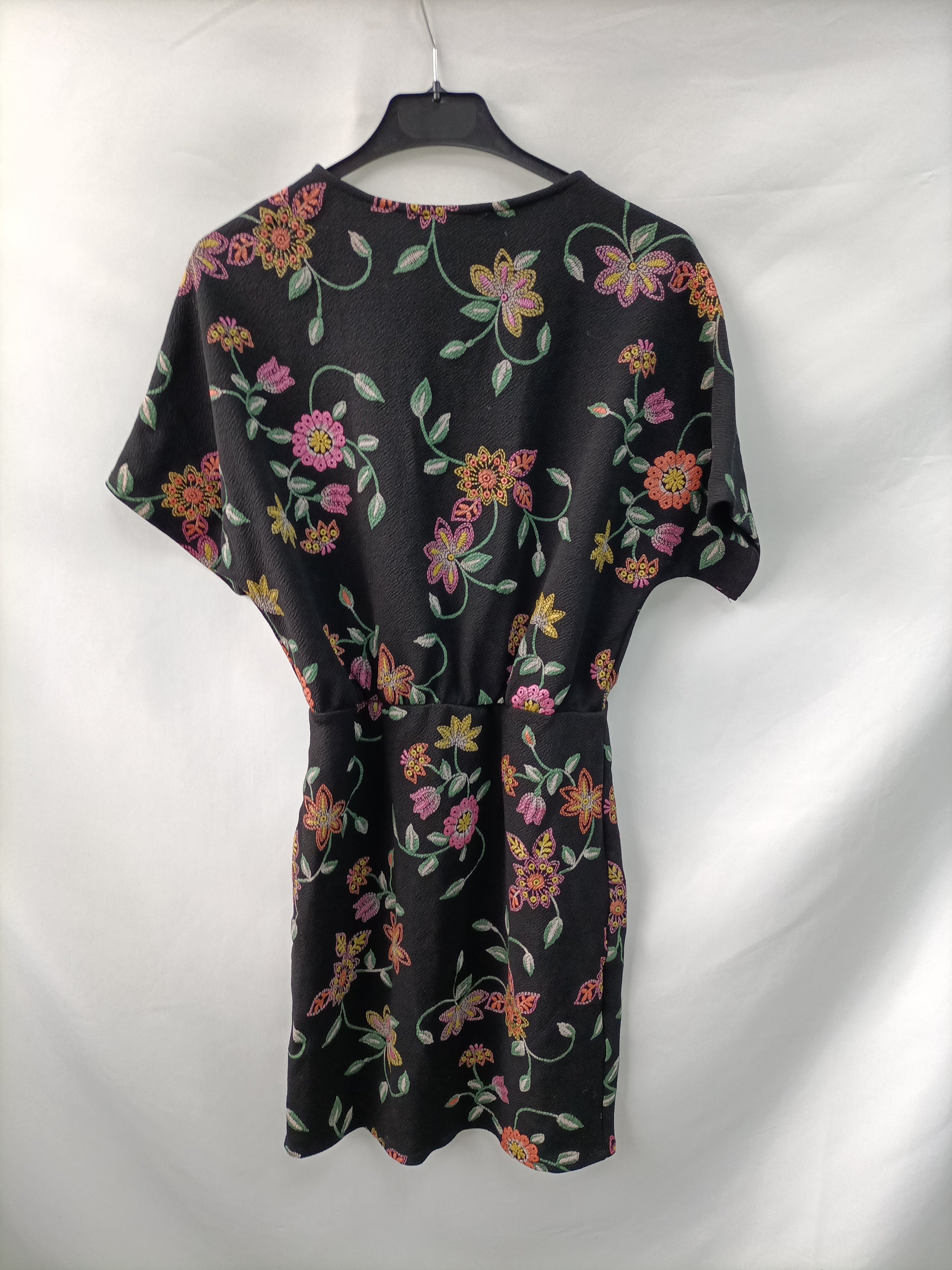 ASOS.Black embroidered dress S.36 Hibuy market ASOS.Black embroidered dress S.36 Hibuy market