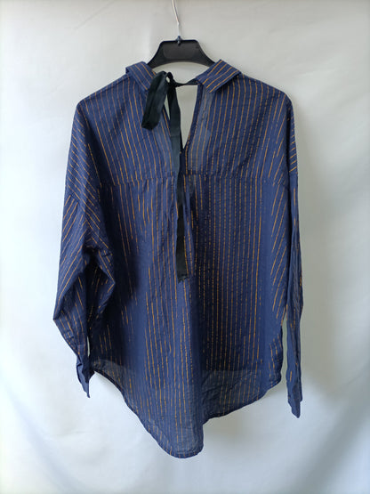 DESIGNER SOCIETY. Blusa azul rayas T.s