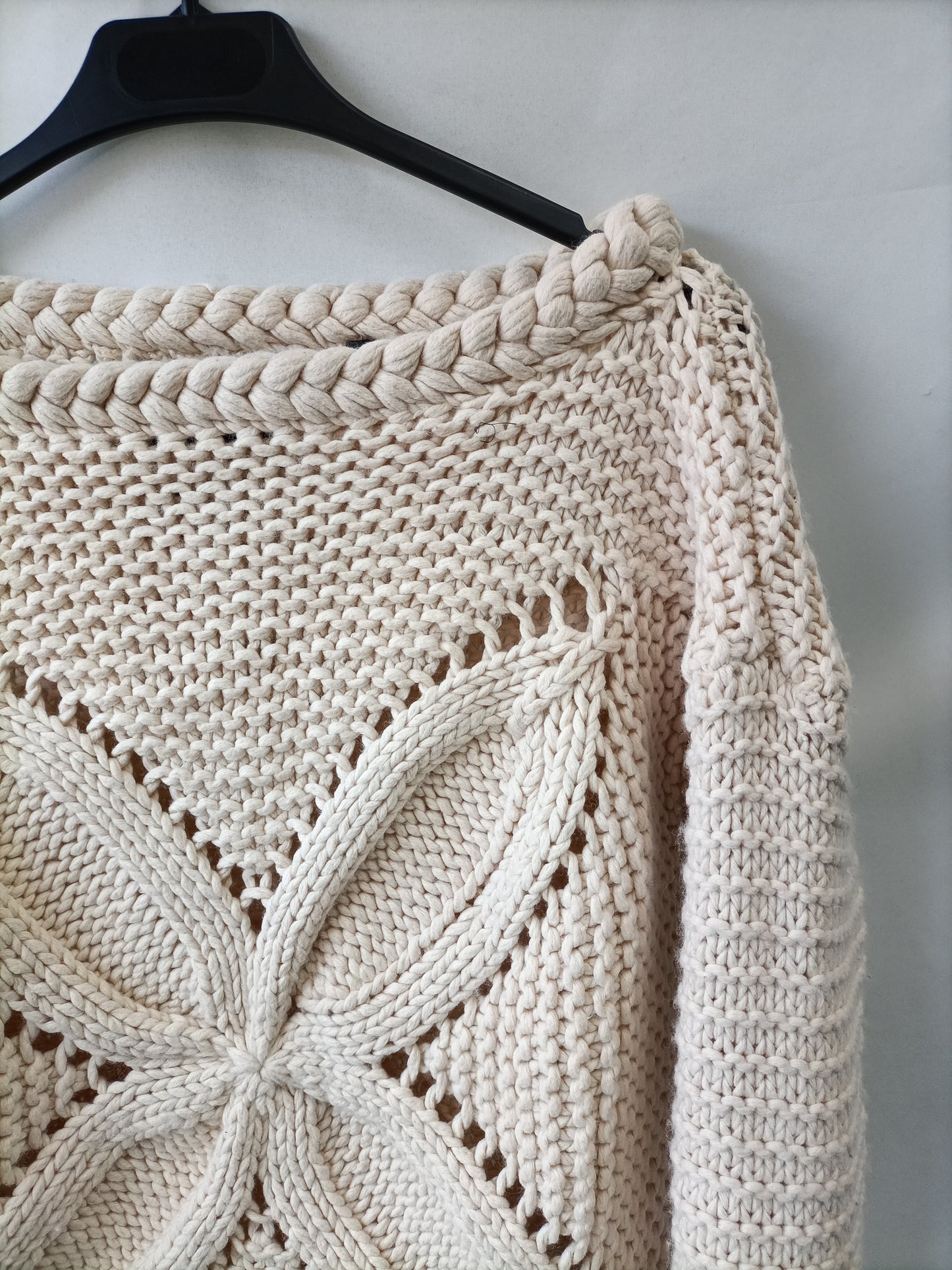 SUPERDRY. Jersey punto gordo beige T.s