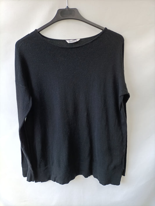 PULL&amp;BEAR. Thin black Ts sweater