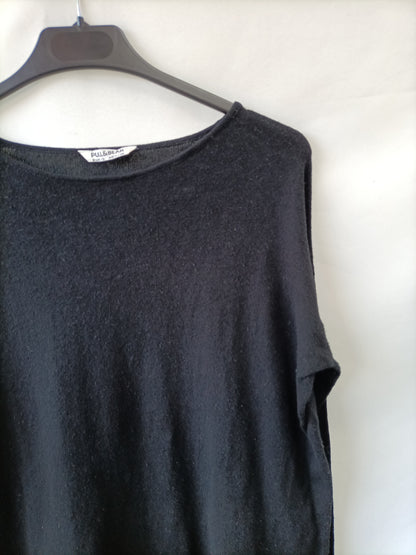 PULL&amp;BEAR. Thin black Ts sweater
