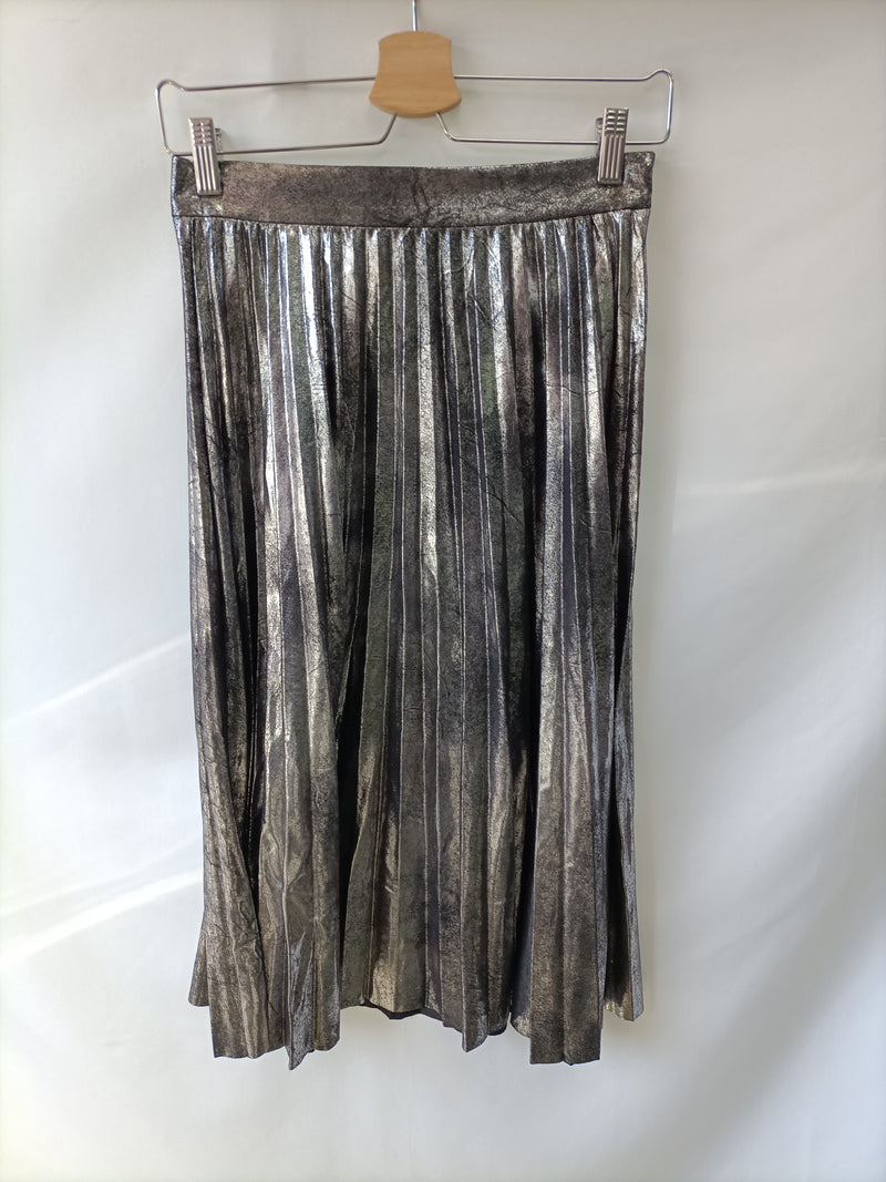 ZARA. Falda gris oscuro metalica tablas T.xs