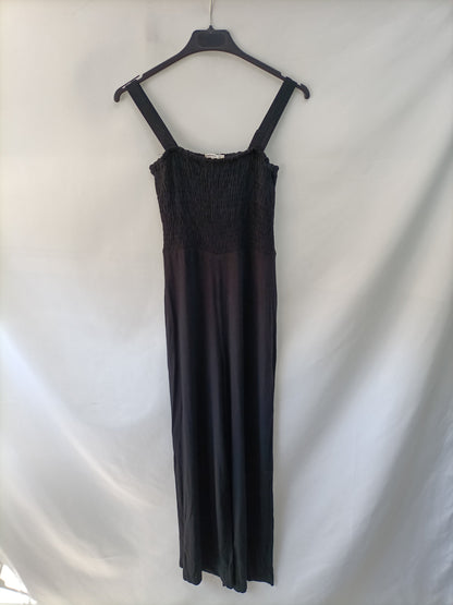 STRADIVARIUS.Mono negro nido de abeja T.s