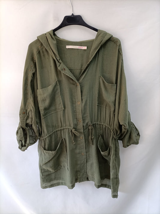 SFERA. Sobre camisa verde capucha lino T.m