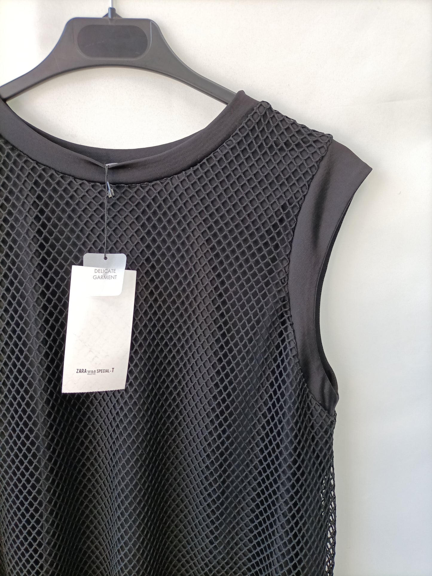 ZARA. Black mesh top TL