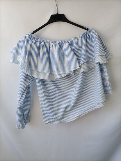 ZARA. Asymmetrical striped top Tm