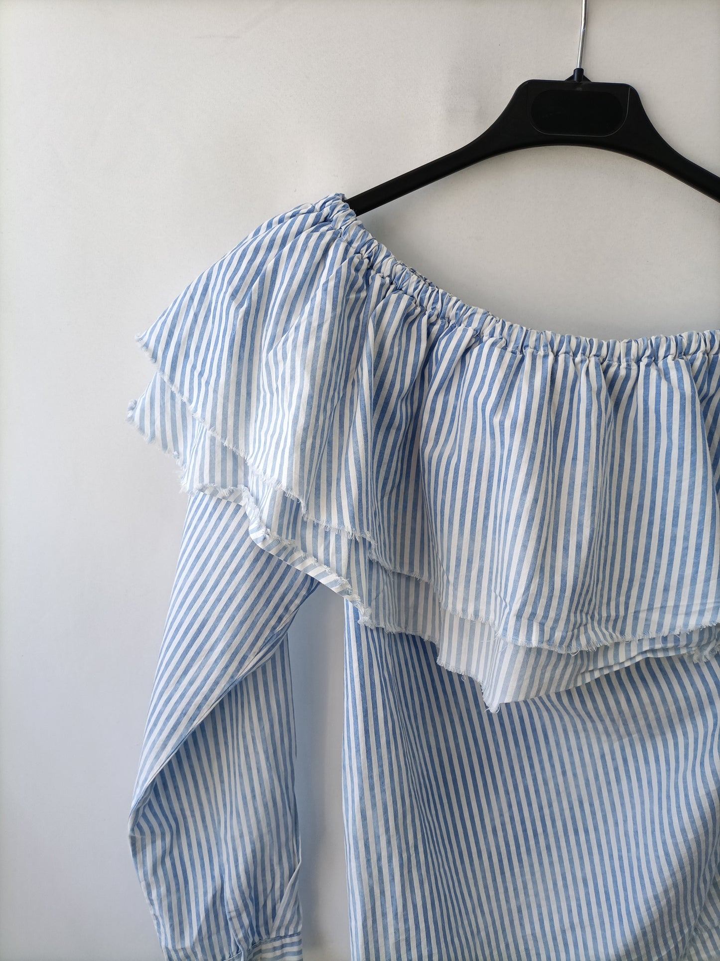 ZARA. Asymmetrical striped top Tm