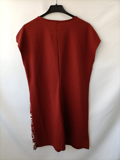 ZARA. Brown dress with white embroidery Tm