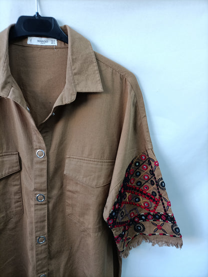 MANGO. Camel-sleeved shirt with TM sleeves