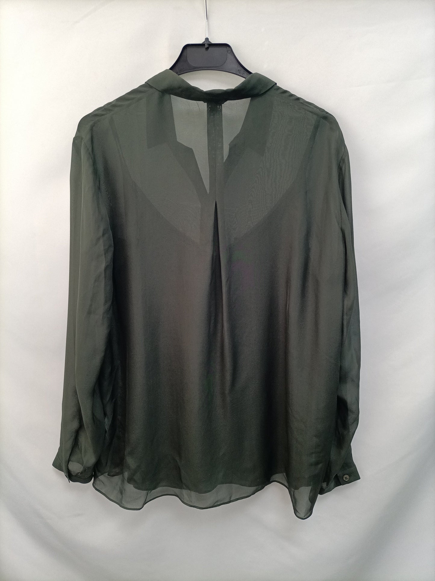 MASSIMO DUTTI. Blusa verde forro T.40