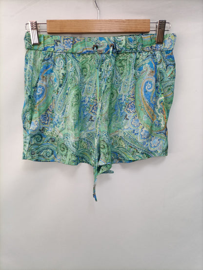 ZARA. Shorts amebas T.m