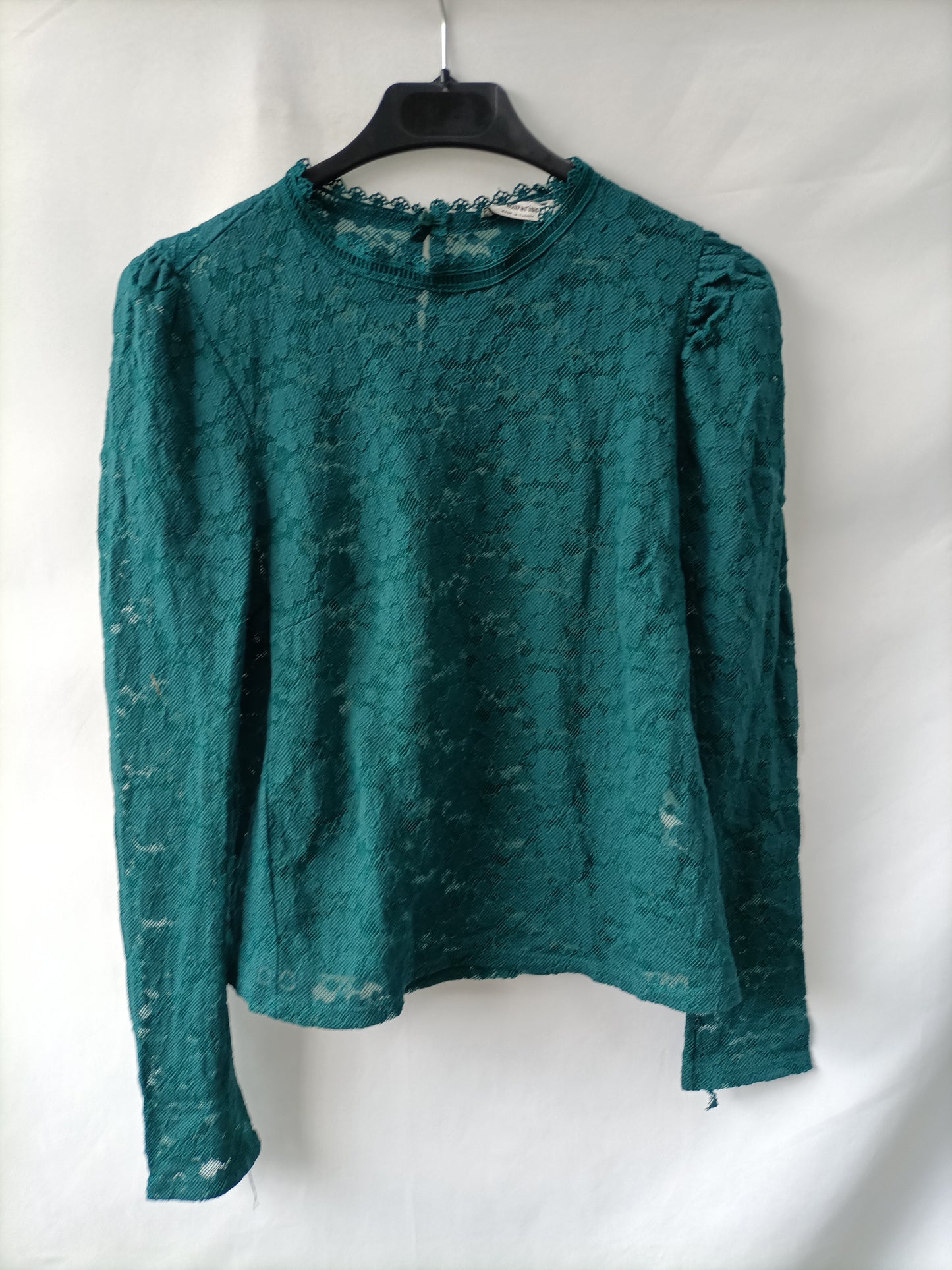 STRADIVARIUS. Green lace blouse Ts