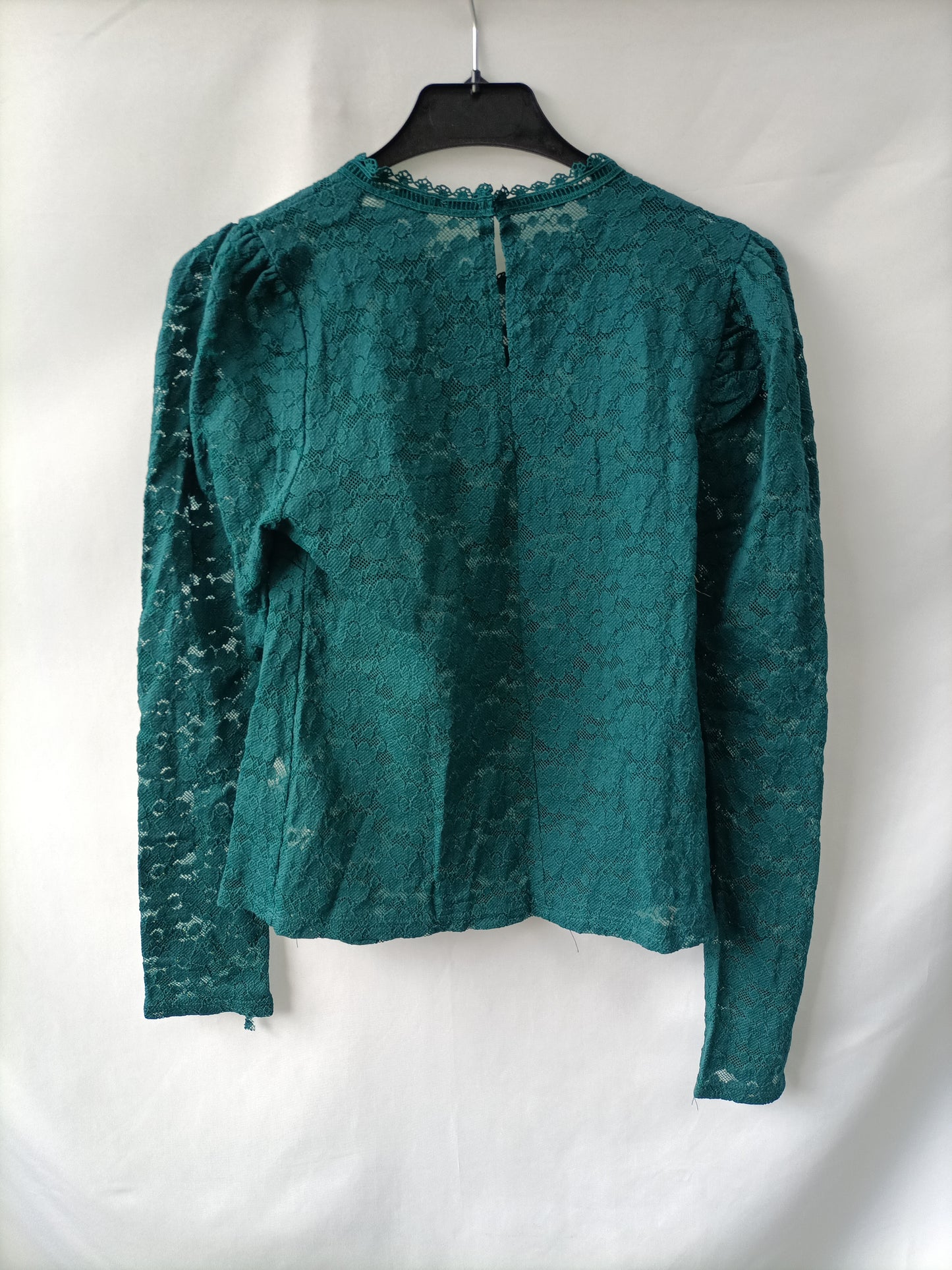 STRADIVARIUS. Green lace blouse Ts