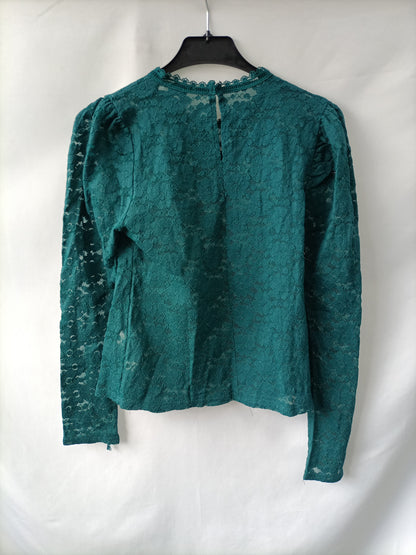 STRADIVARIUS. Green lace blouse Ts