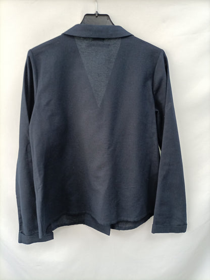 MED WIND. Blue crossed blouse/blazer Your(s)