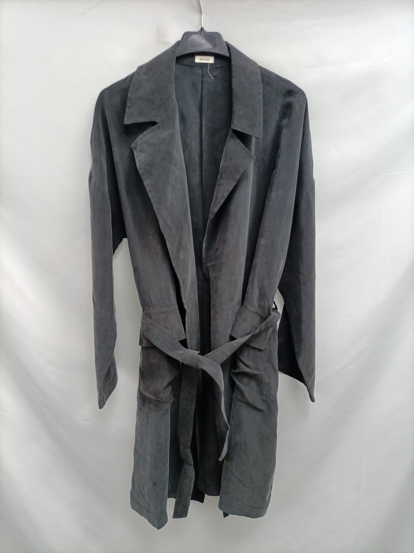 MED WINDS. Chaqueta gris suave T.u(m)