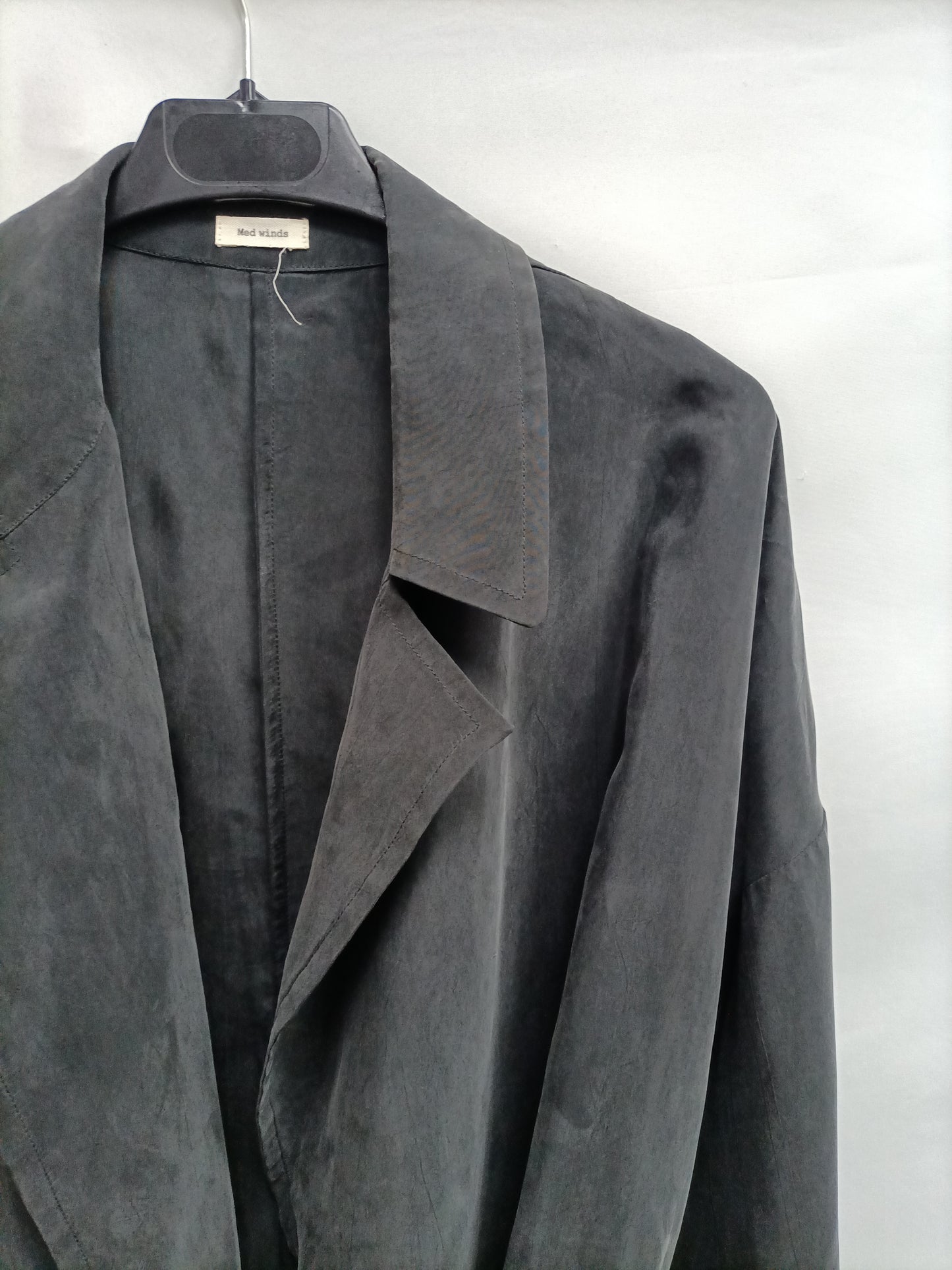 MED WINDS. Chaqueta gris suave T.u(m)