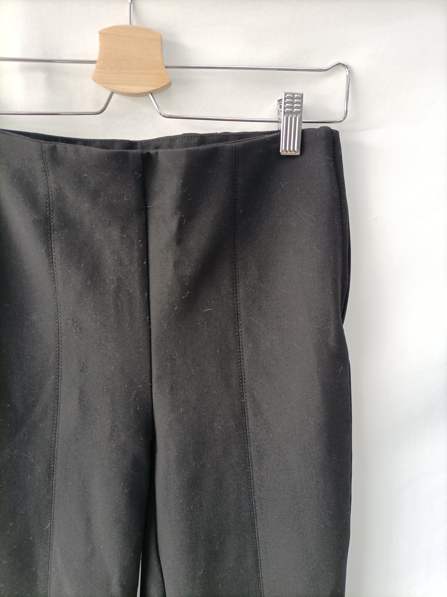 ZARA.Pantalón negro acampanado  T.s