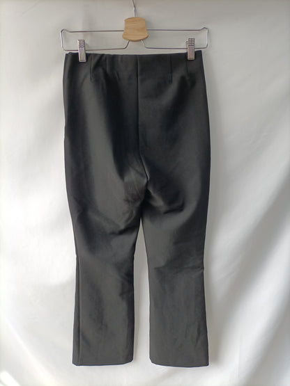 ZARA.Pantalón negro acampanado  T.s