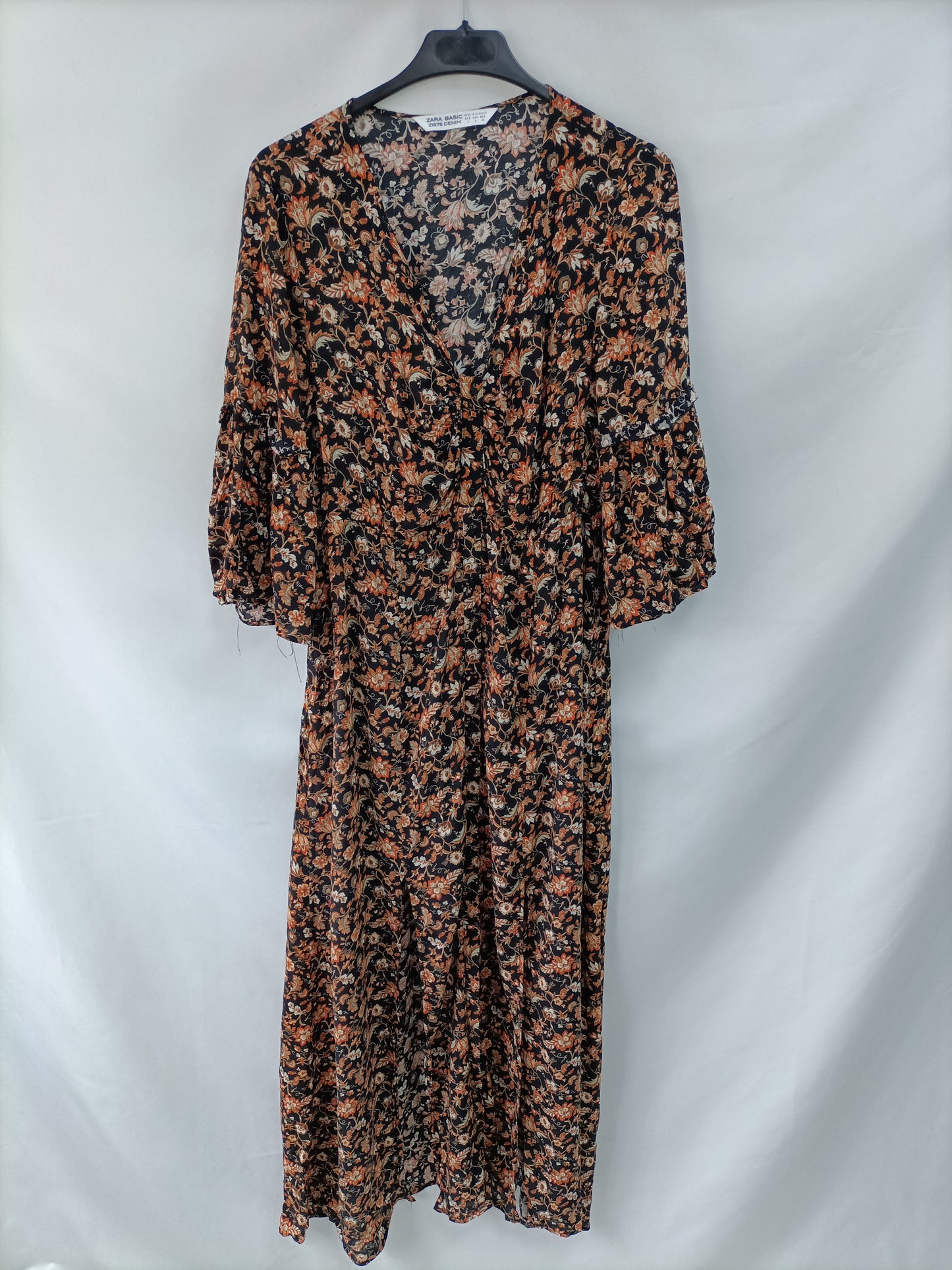 ZARA. Black floral Ts dress