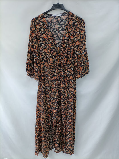 ZARA. Black floral Ts dress
