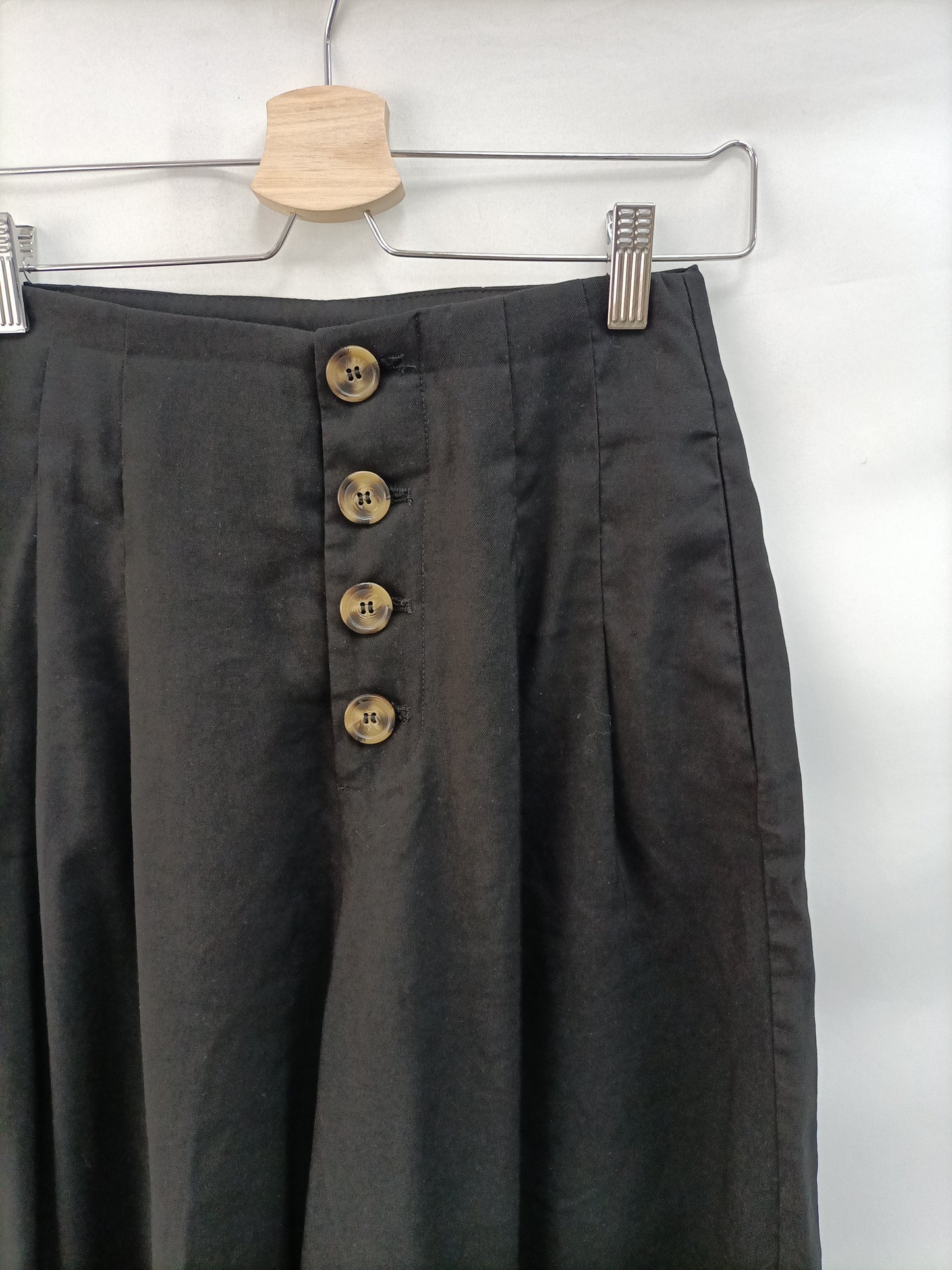ZARA. Ts buttoned culottes