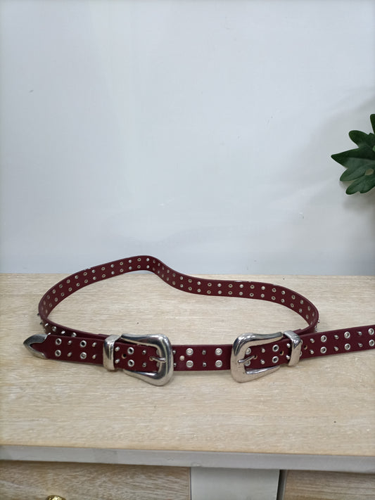 OTHERS. Burgundy buckle waistband