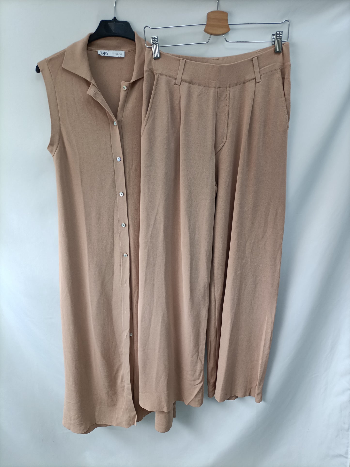 ZARA. Vestido/chaleco camel punto T.m