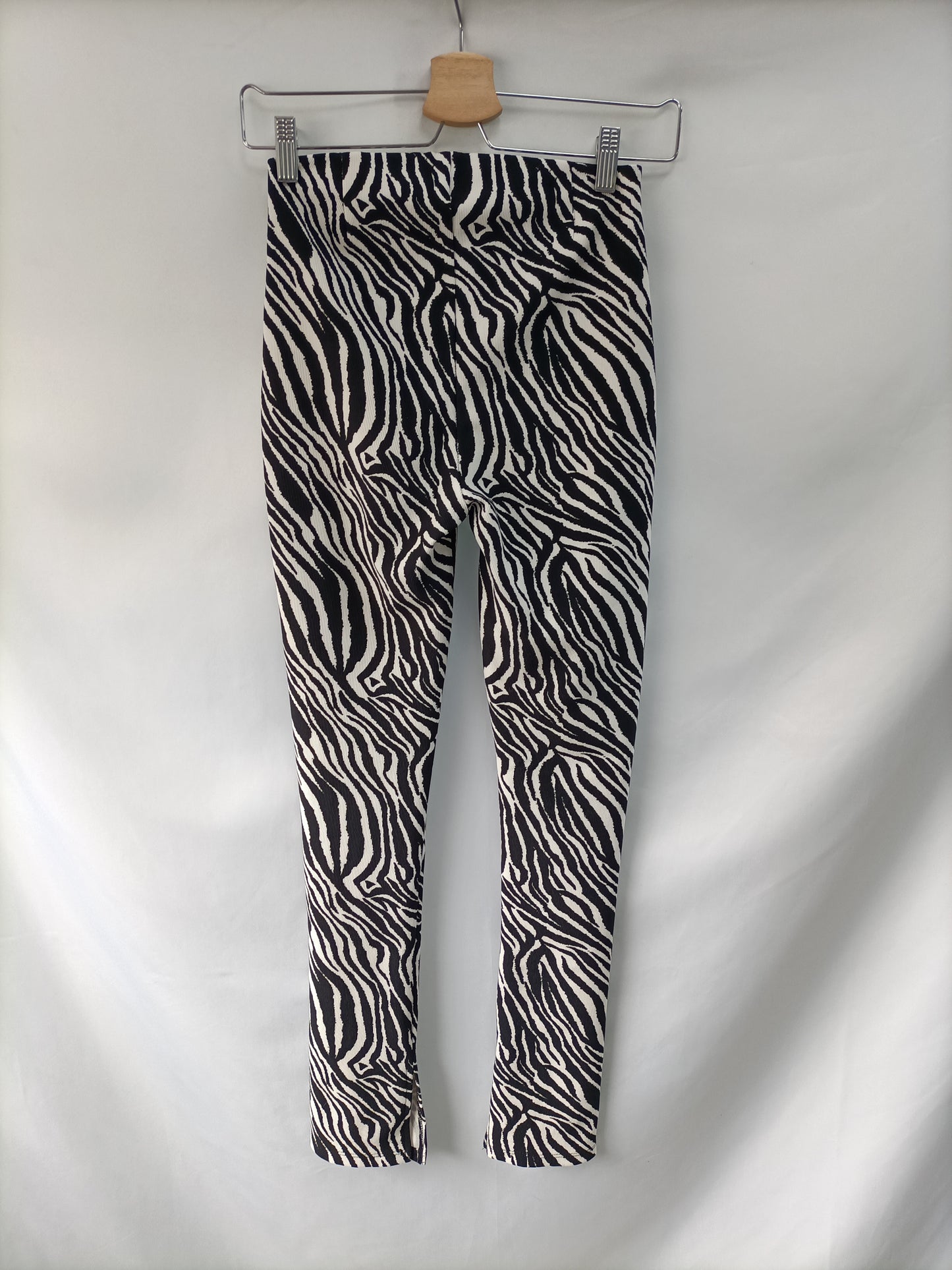 ZARA. Leggins cebra T.s