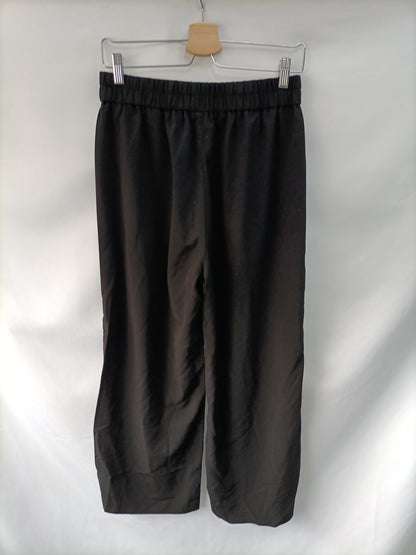 STRADIVARIUS. Pantalón culotte negro T.l