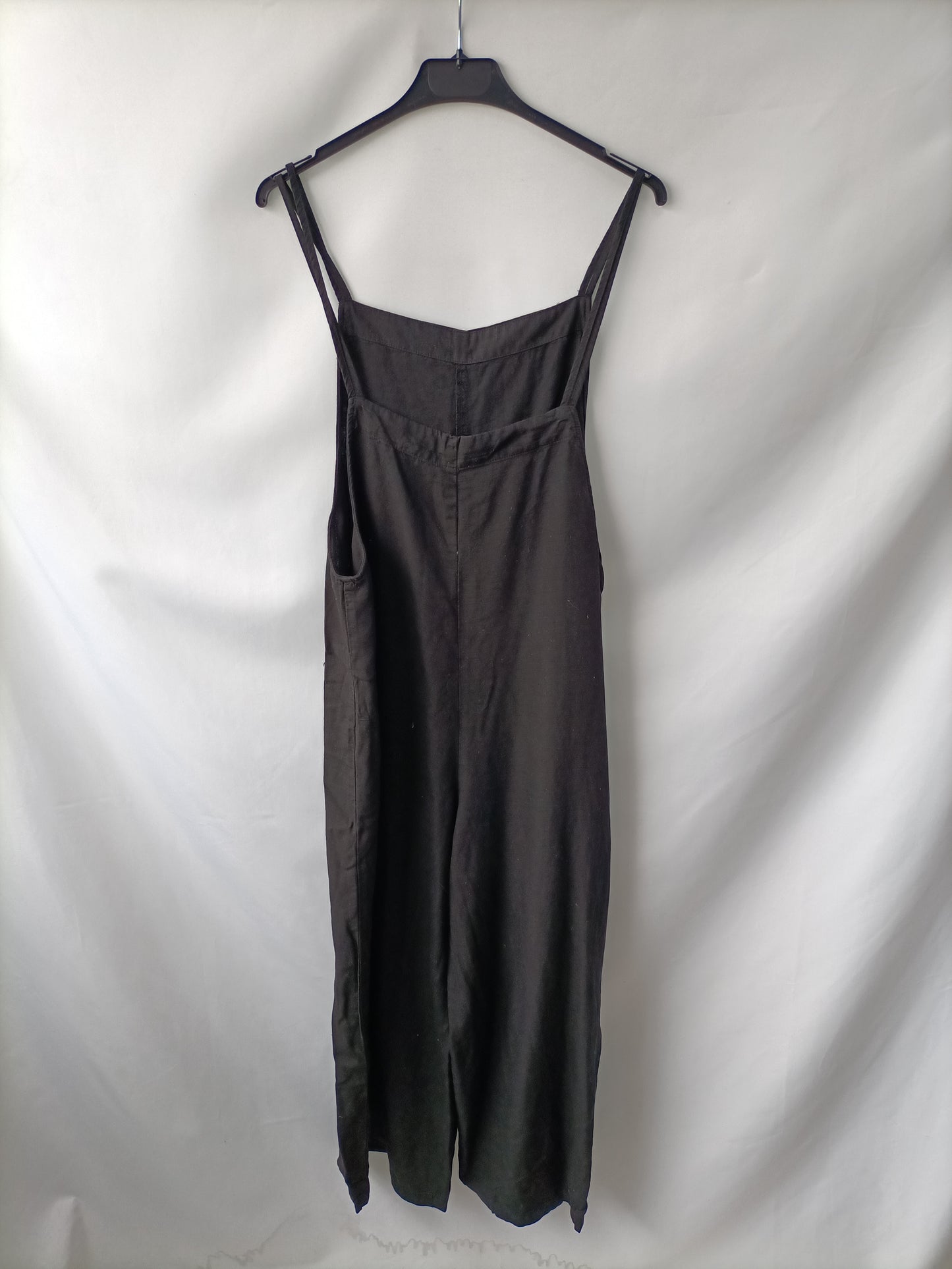 ZARA. Black linen jumpsuit Tl