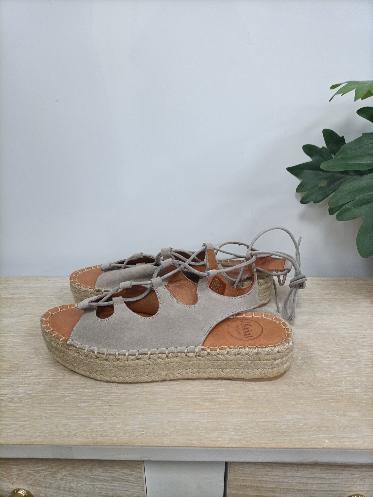 ALOHAS. Alpargata gris cuerdas T.39