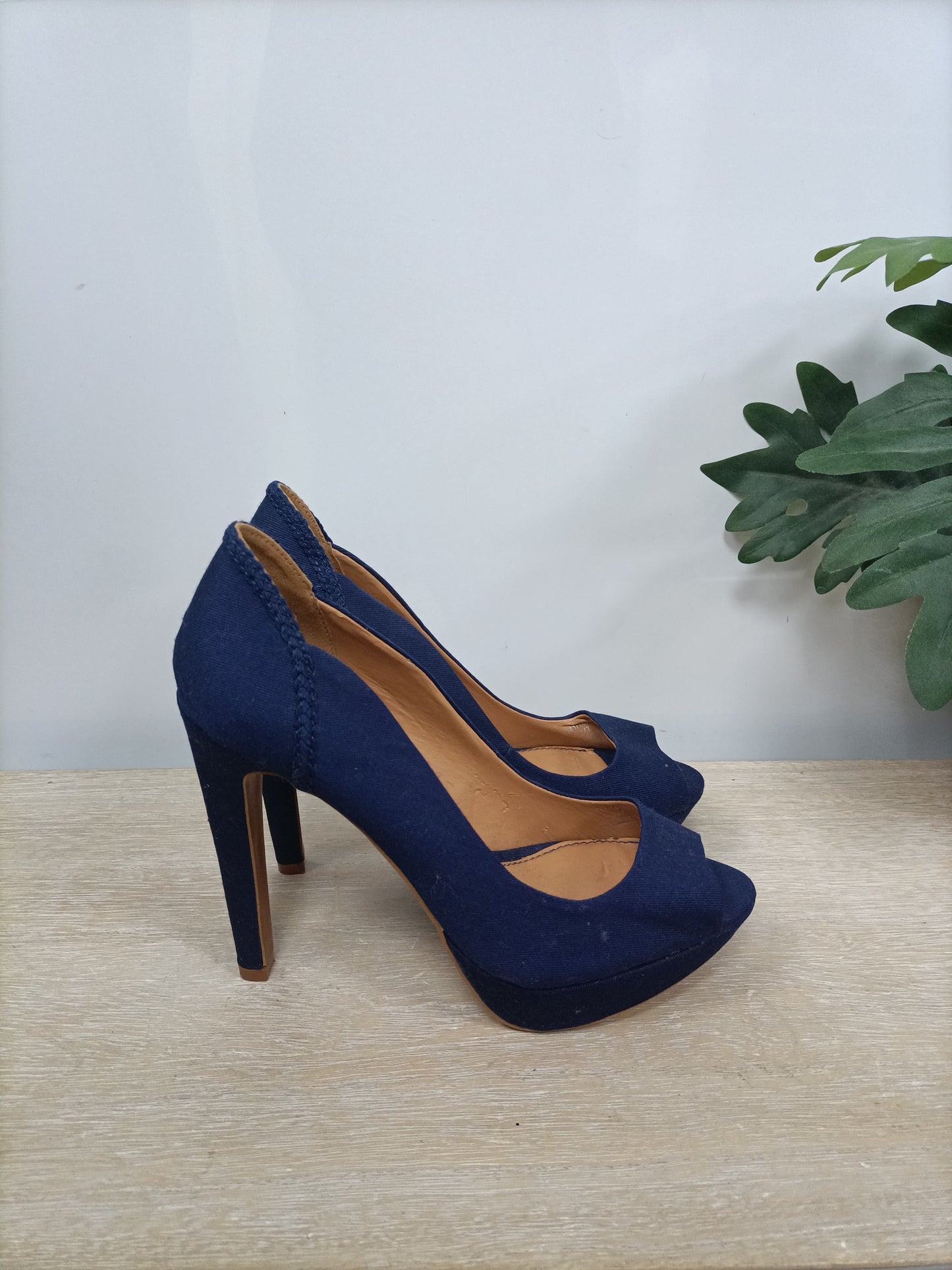 STRADIVARIUS.Tacones azules plataforma T.38
