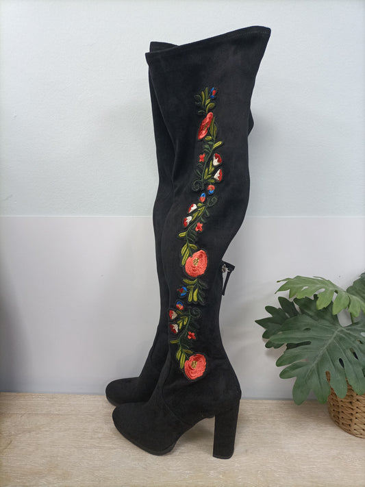 STEVE MADDEN. Botas altas bordadas  T.39