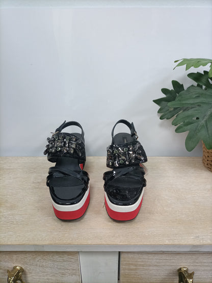 UTERQÜE. Sandalias tacon negro suela bicolor T.39